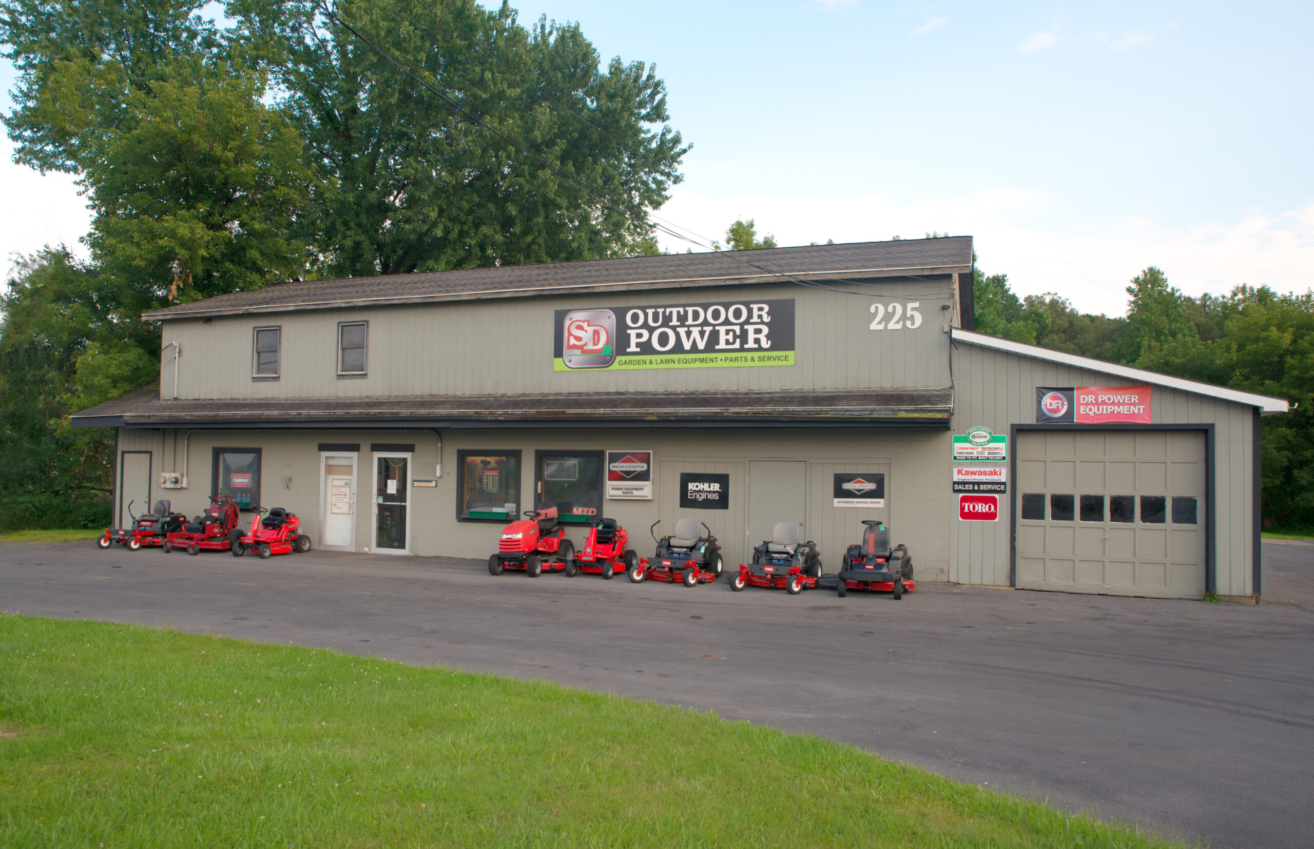 225 Clinton Road, Kirkland, New York