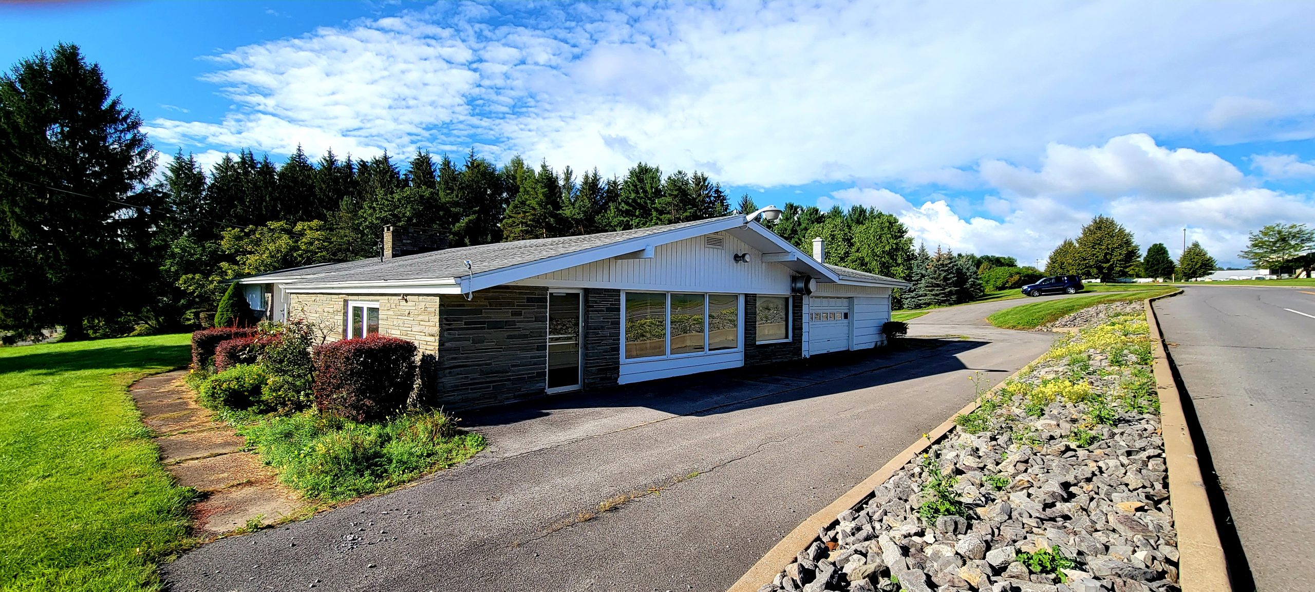 4685 Middle Settlement Road, New Hartford, New York