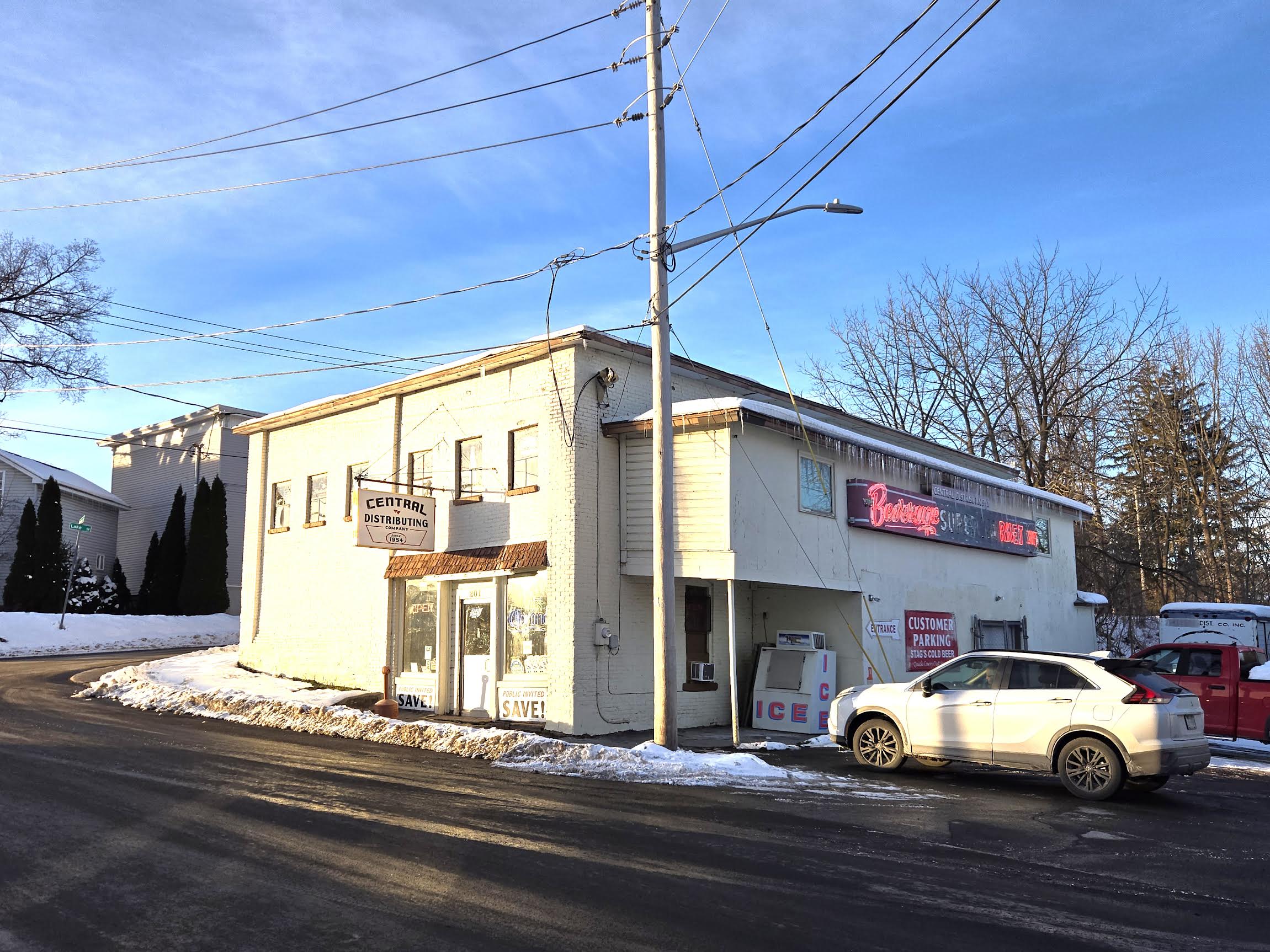 201 Sconondoa Street, Oneida, New York
